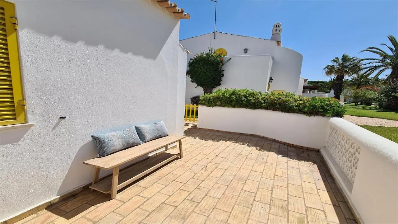 Villa Vila Chez Lee, 219 Aldeia Do Golf-Cleverdetails - Sleeps 6, Quiet Area Vilamoura